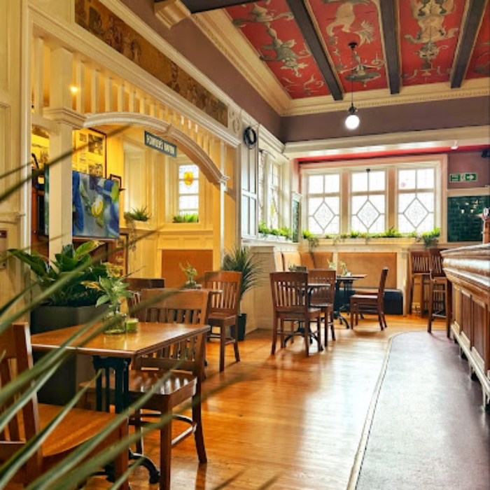  Bombay Bar & Grill Restaurant in Prestonpans dine in salon 